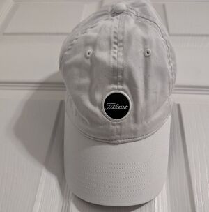 Titleist Mens Baseball Cap Hat White Golf Tennis Athletic
